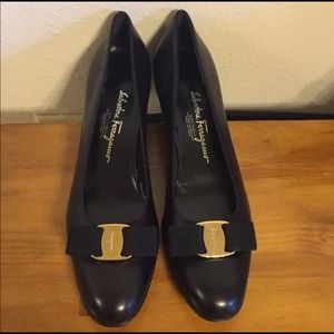 authentic Ferragamo vara shoes with bow .